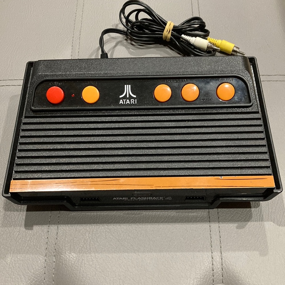 ATARI FLASHBACK 4 CLASSIC GAME CONSOLE SPECIAL EDITION 76 BUILT IN GAMES